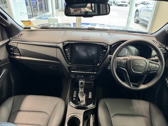 2025 ISUZU D-MAX BLADE