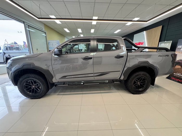 2025 ISUZU D-MAX BLADE