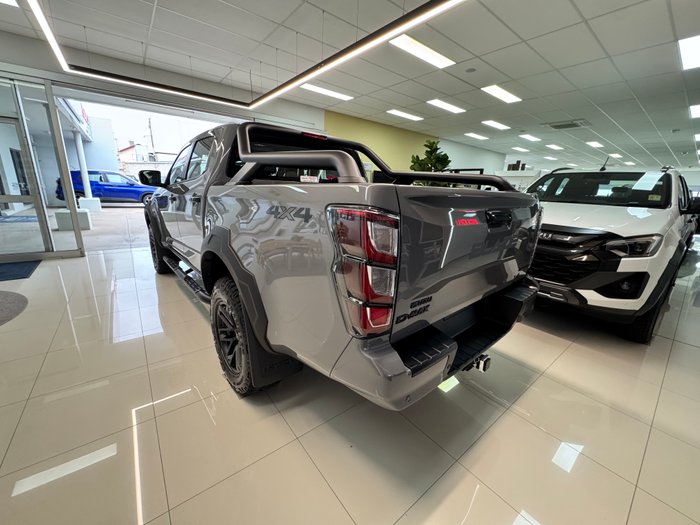 2025 ISUZU D-MAX BLADE