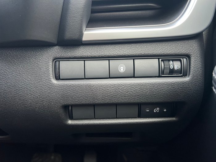 2025 Nissan X-TRAIL ST 2WD