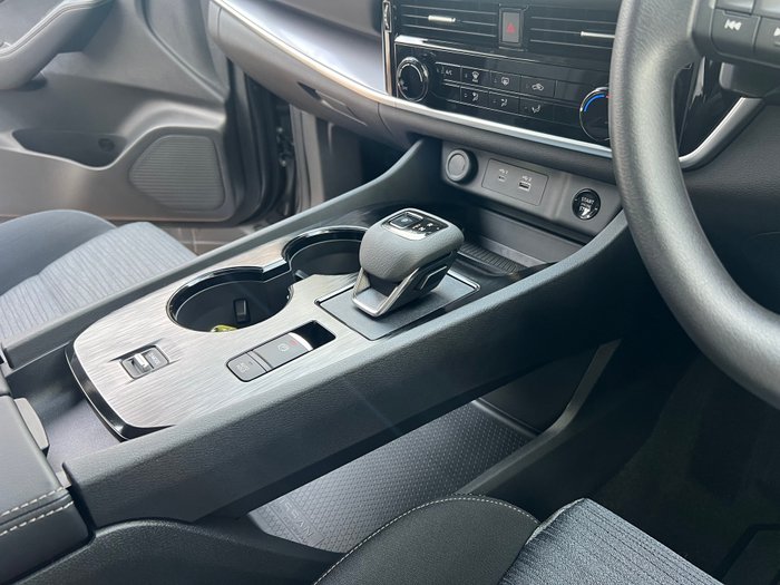 2025 Nissan X-TRAIL ST 2WD