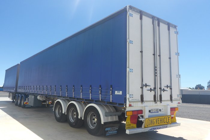 2006 Maxitrans 34 Pallet Curtainsider B Double Set