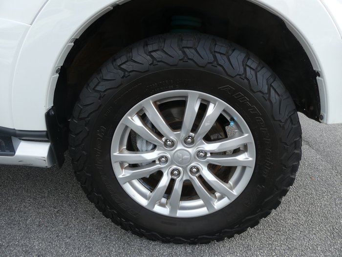 2015 Mitsubishi Pajero GLX LWB (4x4)