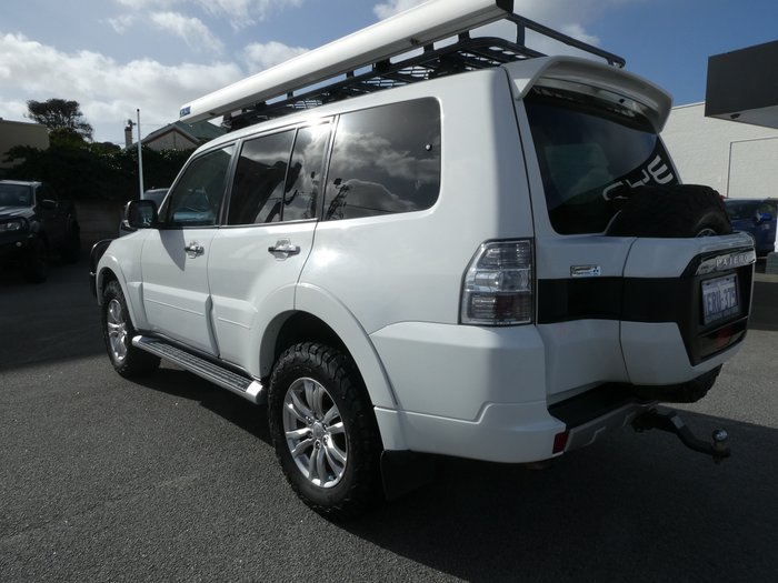 2015 Mitsubishi Pajero GLX LWB (4x4)