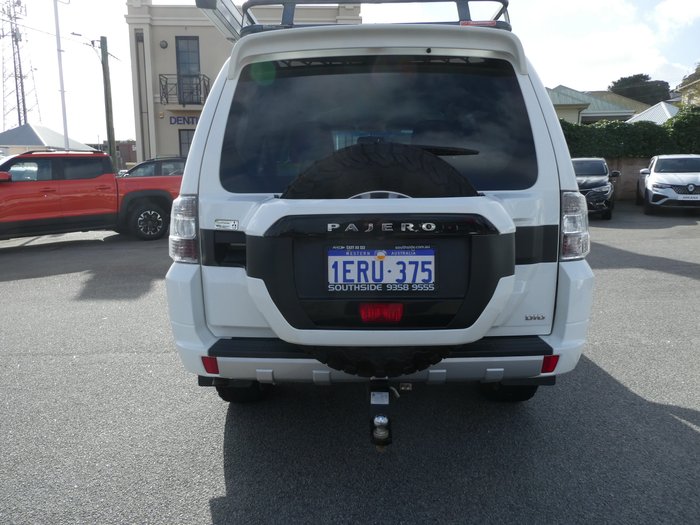2015 Mitsubishi Pajero GLX LWB (4x4)