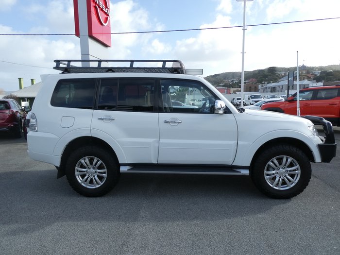 2015 Mitsubishi Pajero GLX LWB (4x4)