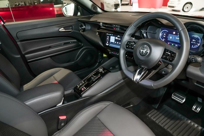 2025 Alfa Romeo Junior Elettrica