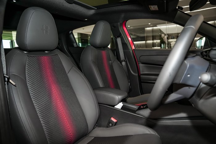 2025 Alfa Romeo Junior Elettrica