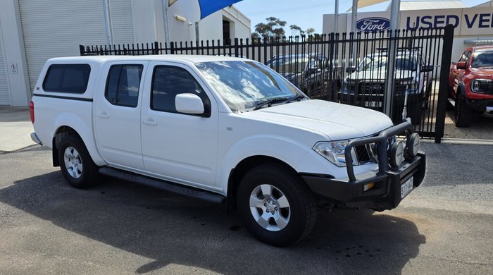 2010 Nissan Navara ST