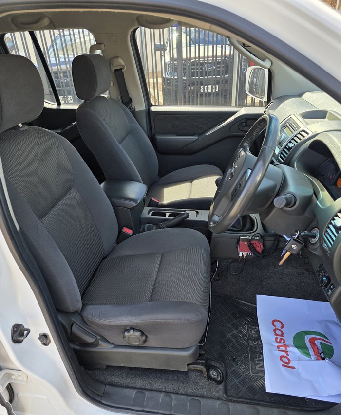 2010 Nissan Navara ST