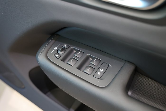 2024 Volvo XC60 Ultra B5 Bright