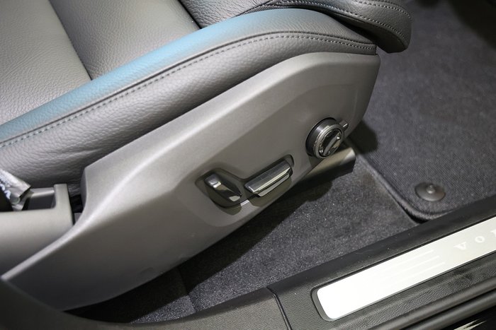 2024 Volvo XC60 Ultra B5 Bright