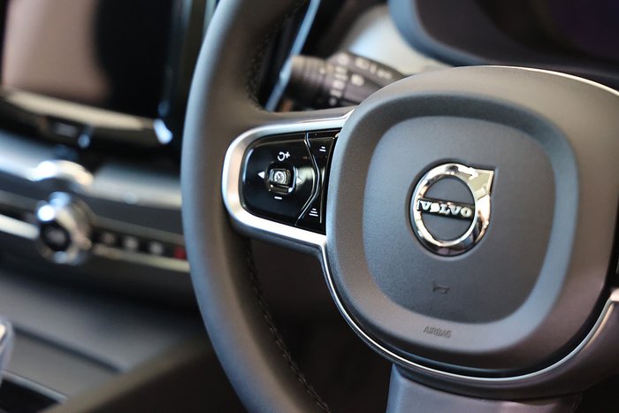 2024 Volvo XC60 Ultra B5 Bright