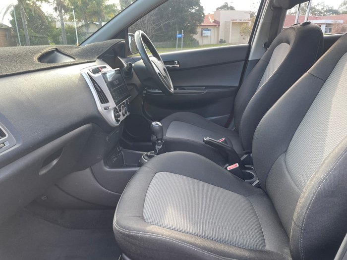 2015 HYUNDAI i20