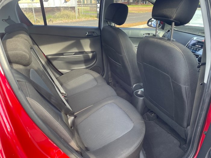 2015 HYUNDAI i20