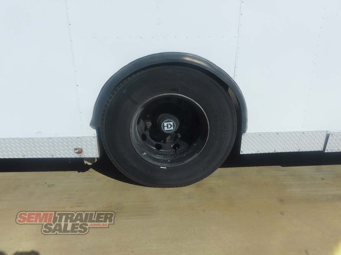 1996 Sinclair Single Axle Horse Float