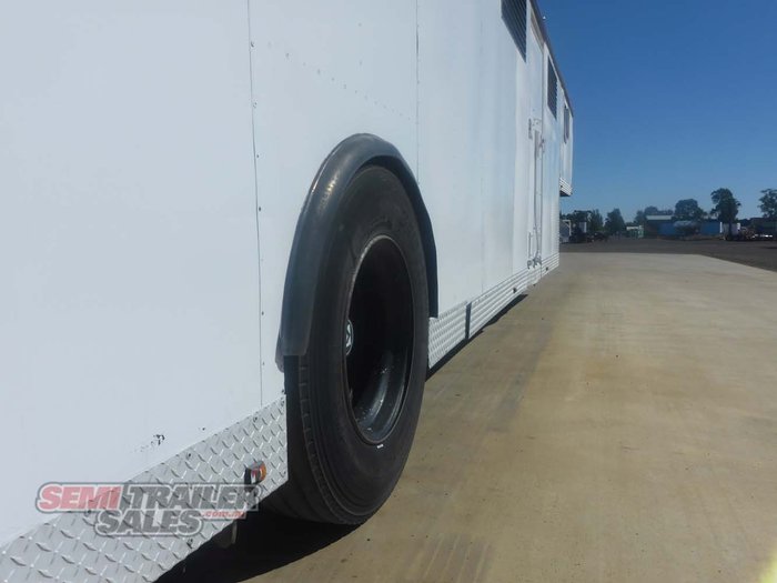 1996 Sinclair Single Axle Horse Float