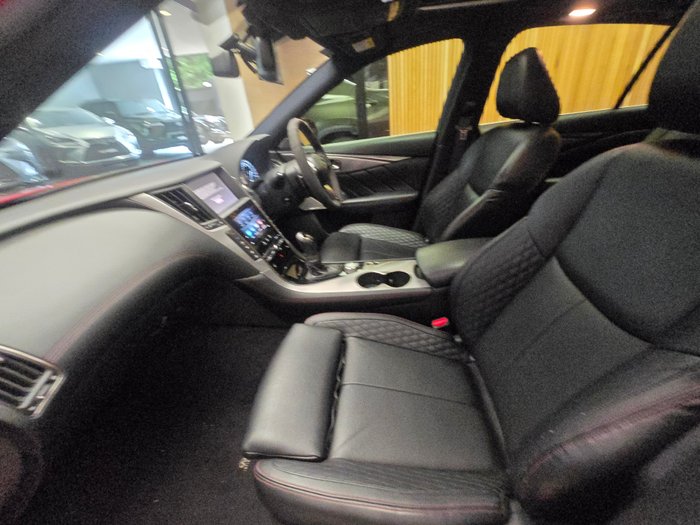 2017 INFINITI Q50 3.0tt RED SPORT