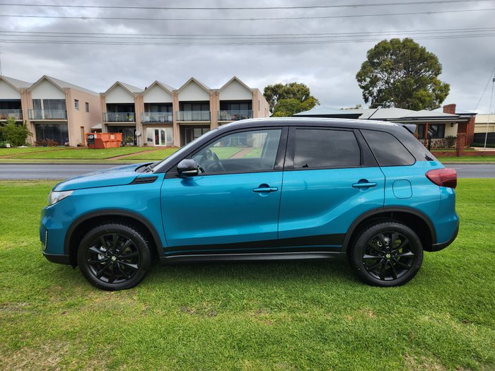 2025 Suzuki Vitara Turbo Shadow