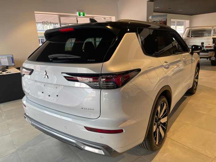 2025 MITSUBISHI Outlander EXCEED TOURER