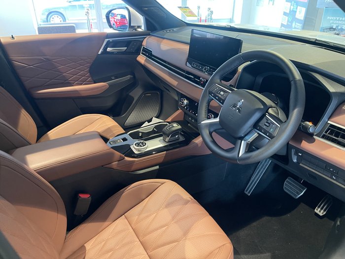 2025 MITSUBISHI Outlander EXCEED TOURER