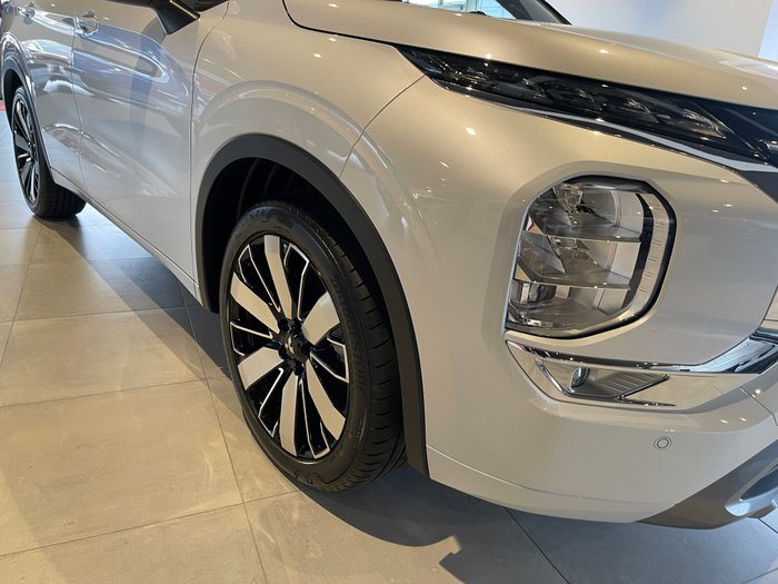 2025 MITSUBISHI Outlander EXCEED TOURER