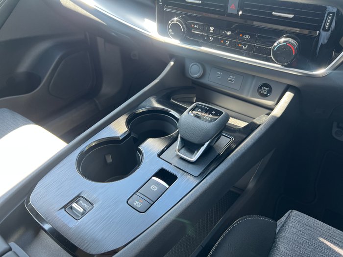 2025 Nissan X-TRAIL ST 2WD