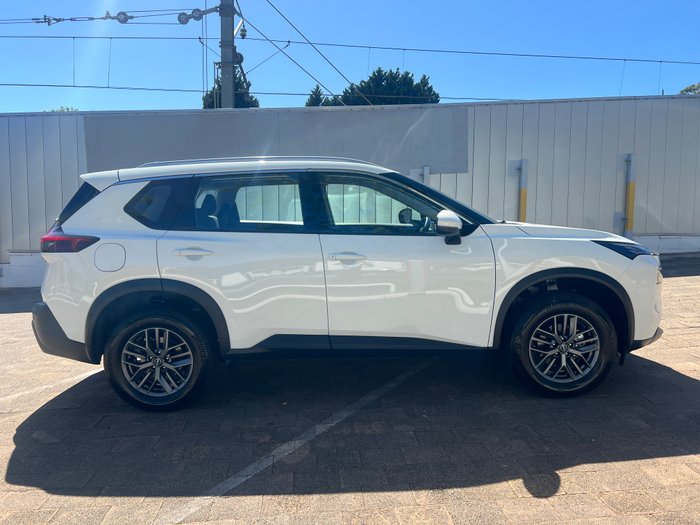 2025 Nissan X-TRAIL ST 2WD