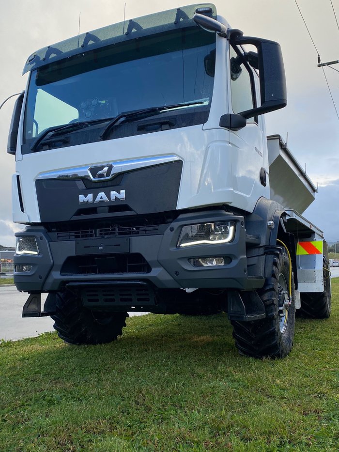 MAN TGM 18.320 4x4 Spreader