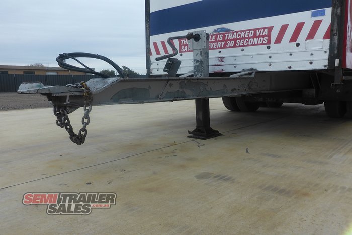 2005 Tag-A-Long Dual Axle Curtainsider Trailer