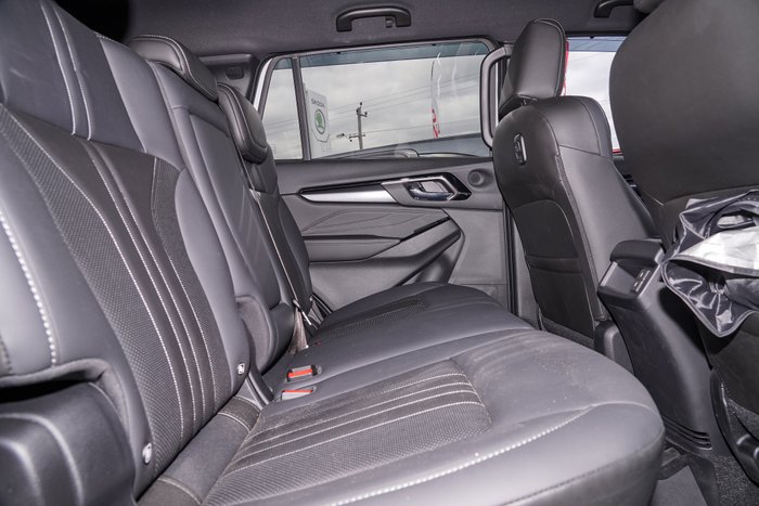 2025 Isuzu MU-X LS-T