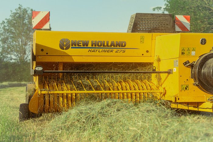 NEW HOLLAND Hayliner  275 Twine Small Square Baler
