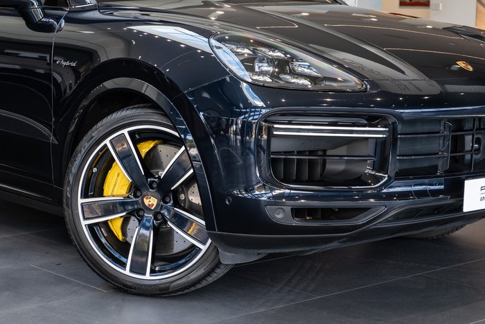 2023 Porsche Cayenne Turbo S E-Hybrid