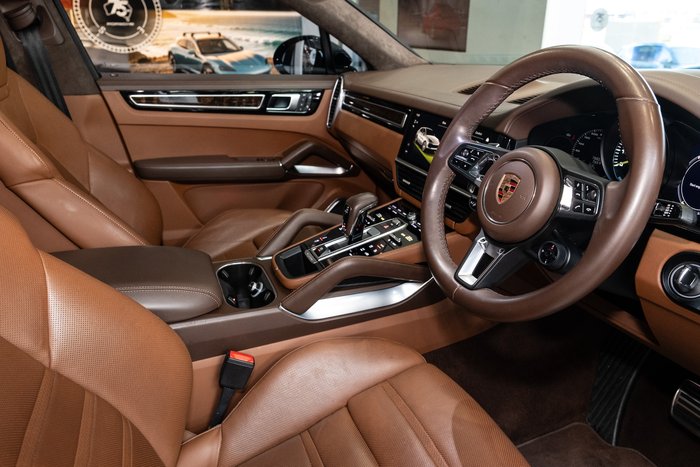 2023 Porsche Cayenne Turbo S E-Hybrid