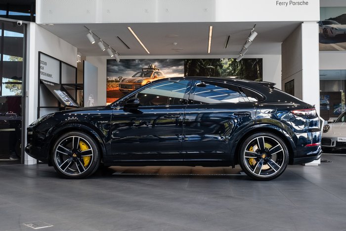 2023 Porsche Cayenne Turbo S E-Hybrid