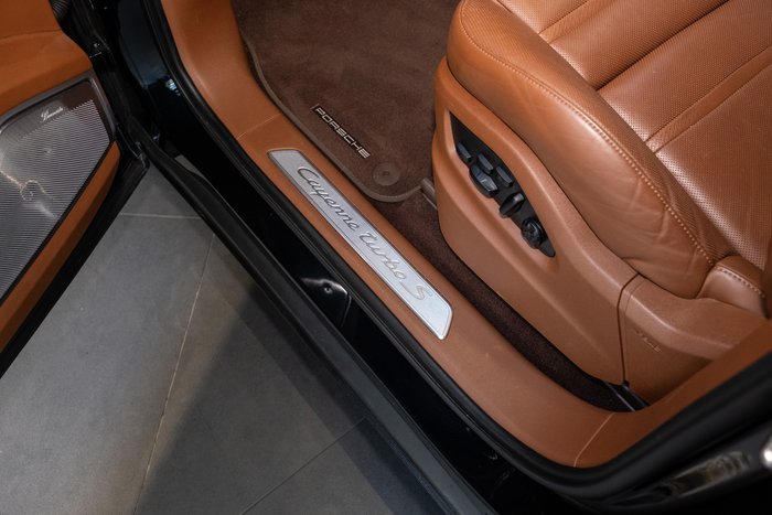 2023 Porsche Cayenne Turbo S E-Hybrid