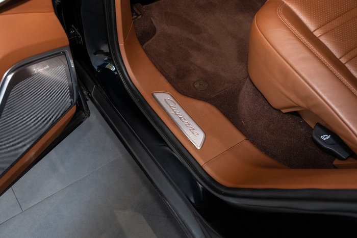2023 Porsche Cayenne Turbo S E-Hybrid