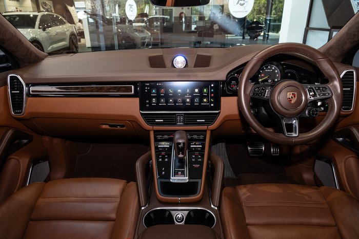 2023 Porsche Cayenne Turbo S E-Hybrid