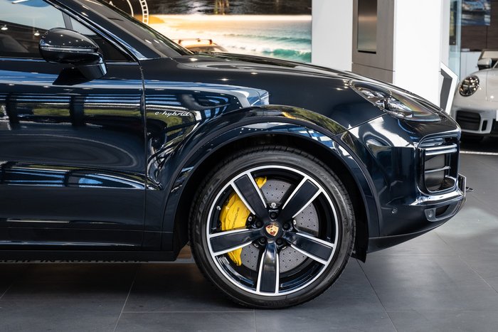 2023 Porsche Cayenne Turbo S E-Hybrid