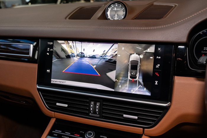 2023 Porsche Cayenne Turbo S E-Hybrid
