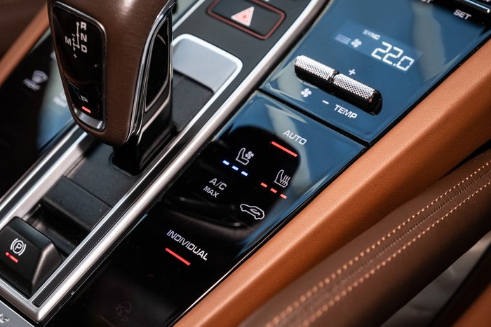 2023 Porsche Cayenne Turbo S E-Hybrid