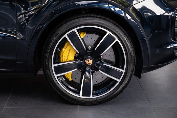 2023 Porsche Cayenne Turbo S E-Hybrid