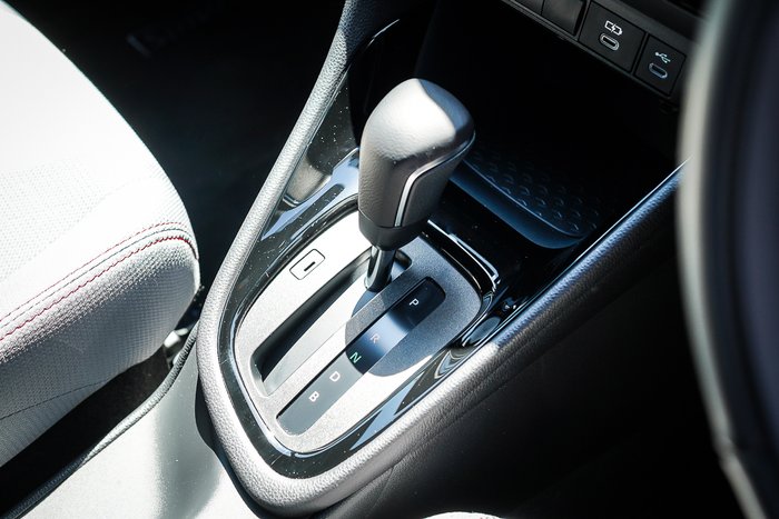 2024 Toyota Yaris HB Hybrid ZR