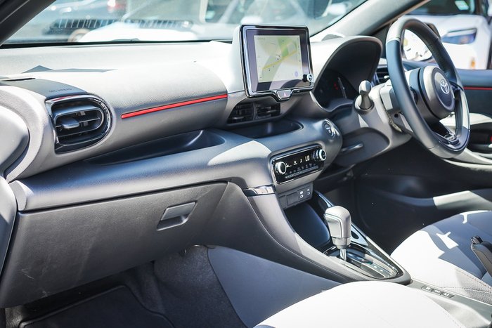 2024 Toyota Yaris HB Hybrid ZR