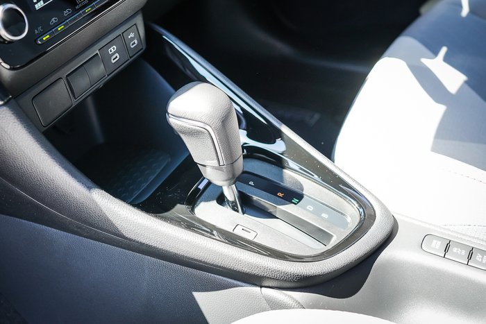 2024 Toyota Yaris HB Hybrid ZR