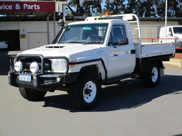 2017 Toyota Landcruiser Workmate VDJ79R White