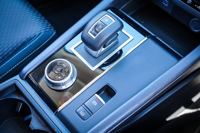 2024 MITSUBISHI OUTLANDER ES 7 SEAT (2WD)