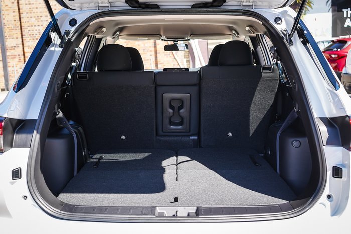 2024 MITSUBISHI OUTLANDER ES 7 SEAT (2WD)