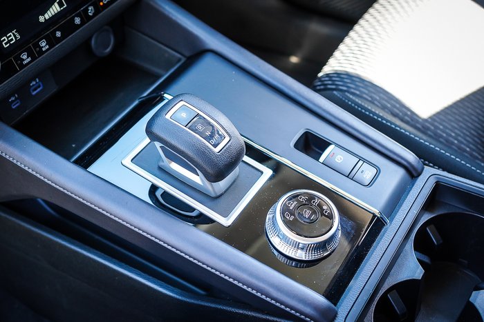 2024 MITSUBISHI OUTLANDER ES 7 SEAT (2WD)