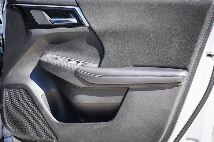 2024 MITSUBISHI OUTLANDER ES 7 SEAT (2WD)